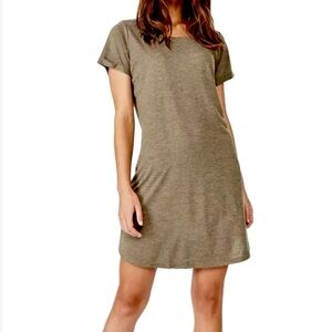 Cotton On. Olive green T-shirt dress. Perfect casual summer dress
